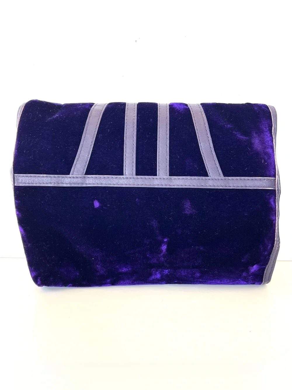 ISABELLA FIORE Purple Velvet Leather Trim Travel Makeup Accessories Cosmetic Bag